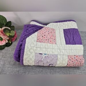Vintage Handmade Baby / Toddler Quillt Unicorns Heards In White, Purple And Pink